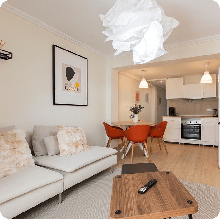 Interior de apartamento reformado para análisis de inversión
